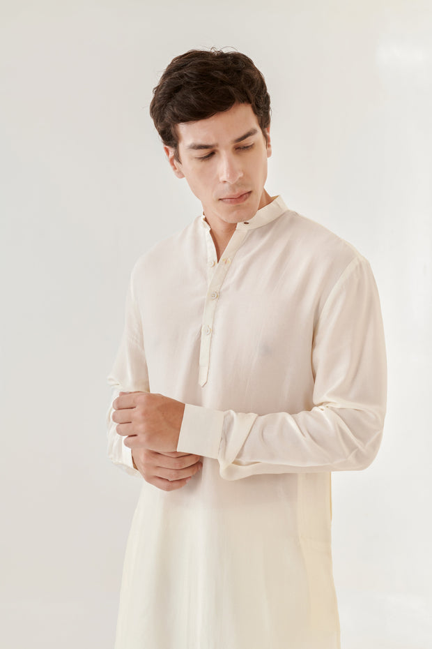 Off White Ganganagery Kurta For Men